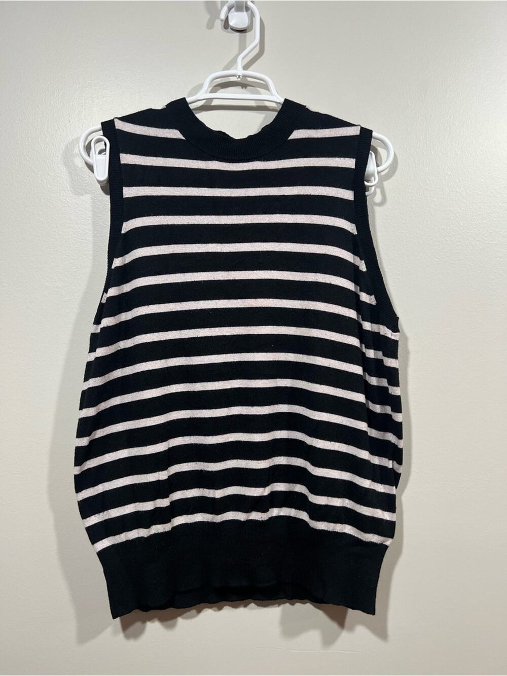 Ann Taylor Black and Light Gray Striped Sleeveless Sweater Vest XL